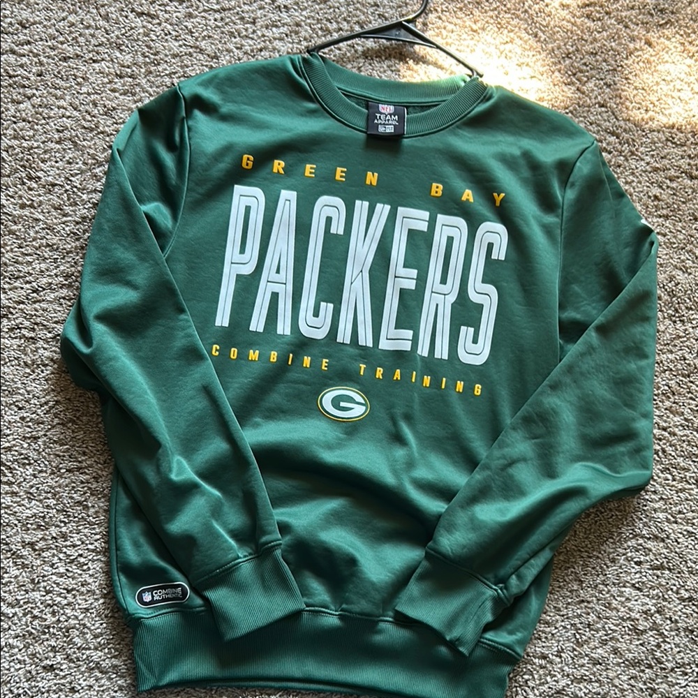 New Era Green Crewneck Sweater with Ribbed Cuffs
